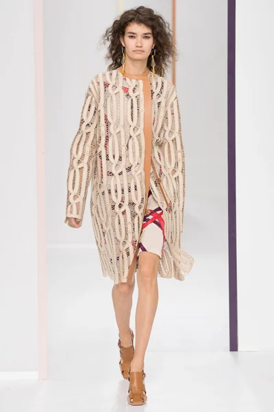 Look 27